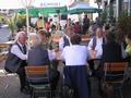 ... und dann der Ort und die Getr�nke erkundet.