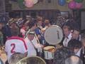 Dann heizte die Brassband kr�ftig ein und ...