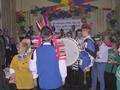 Dann heizte die Brassband kr�ftig ein und ...